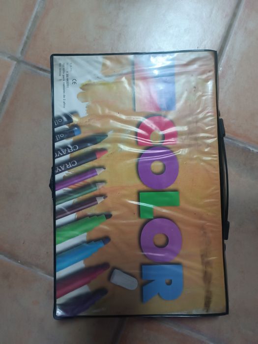 Kit de colorir para criança