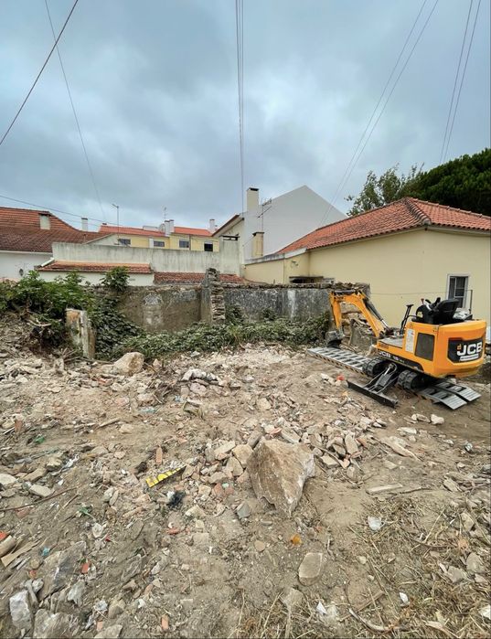 Construcao civil- Ladrilho capoto reboco alvenaria pinturas maquinas etc