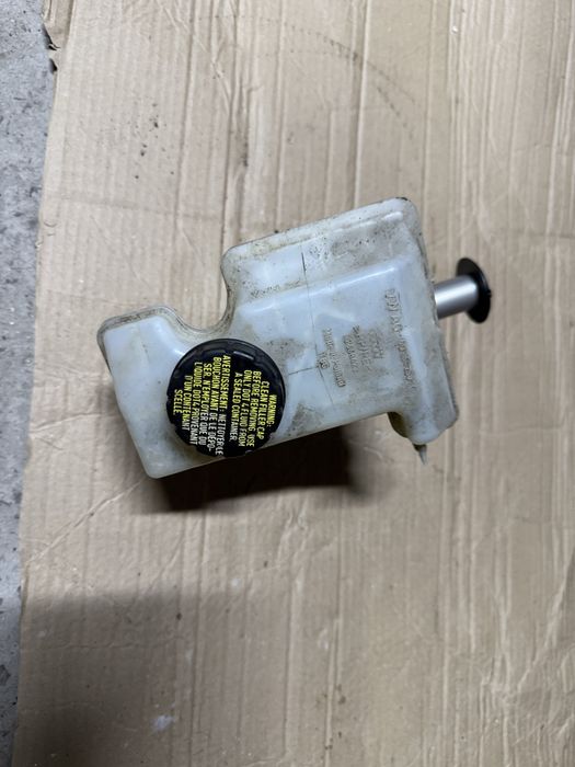 Бачок гальмівної рідини + гтц Vw jetta 7