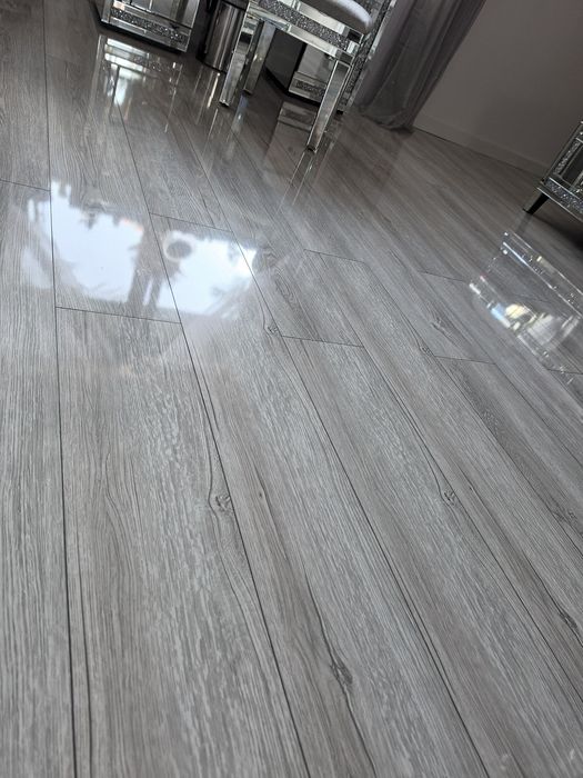 Panele podłogowe wysoki połysk  szare  białe 40m