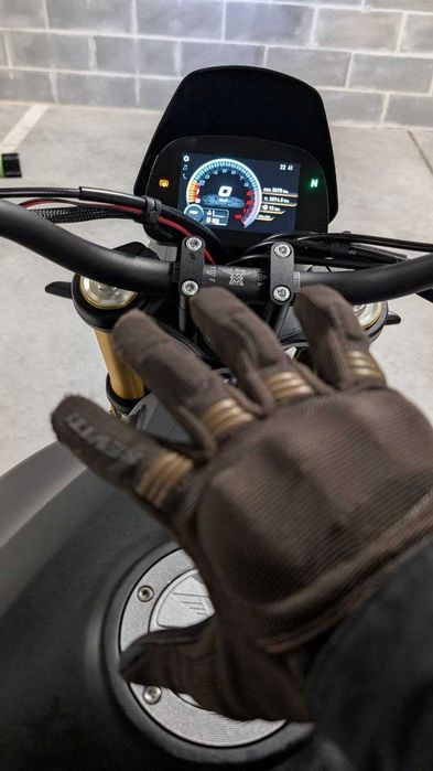 Moto Morini Seiemmezzo SCR 650 - 2024 - 6.550 km - c/ Garantia oficial