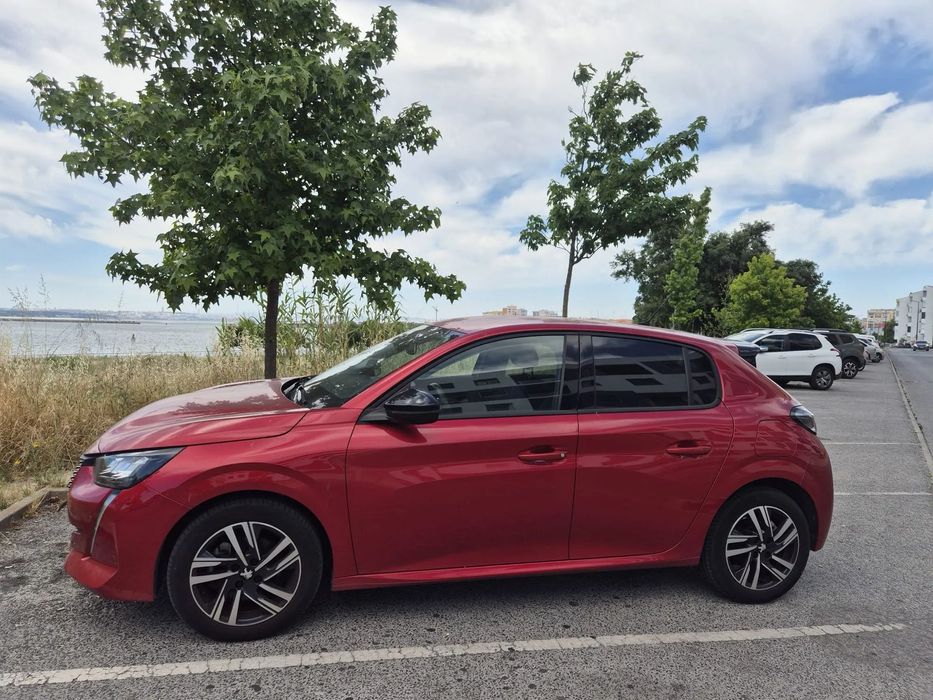 Peugeot 208 1.2 Hybrid Allure e-DCS6