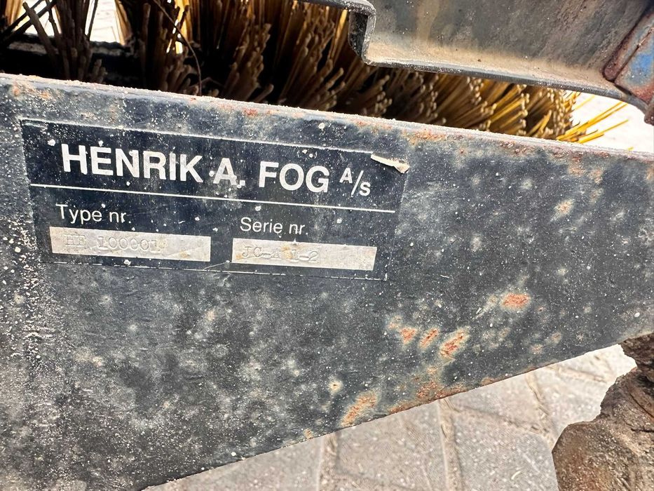 Zamiatarka szczotkowa, spalinowa, ręczna