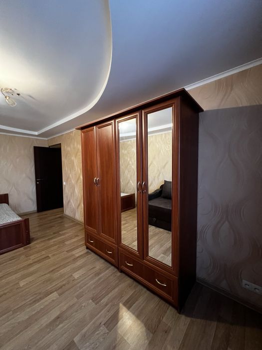 2 км. ВЕЛИКИЙ ВИБІР. По добово. . Центр міста. Жд. Авто вокзали