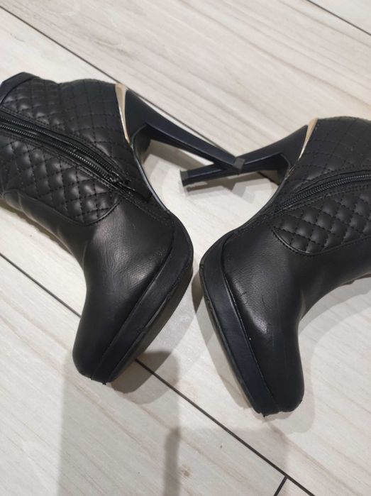 Botki damskie lekko ocieplane rozmiar 37