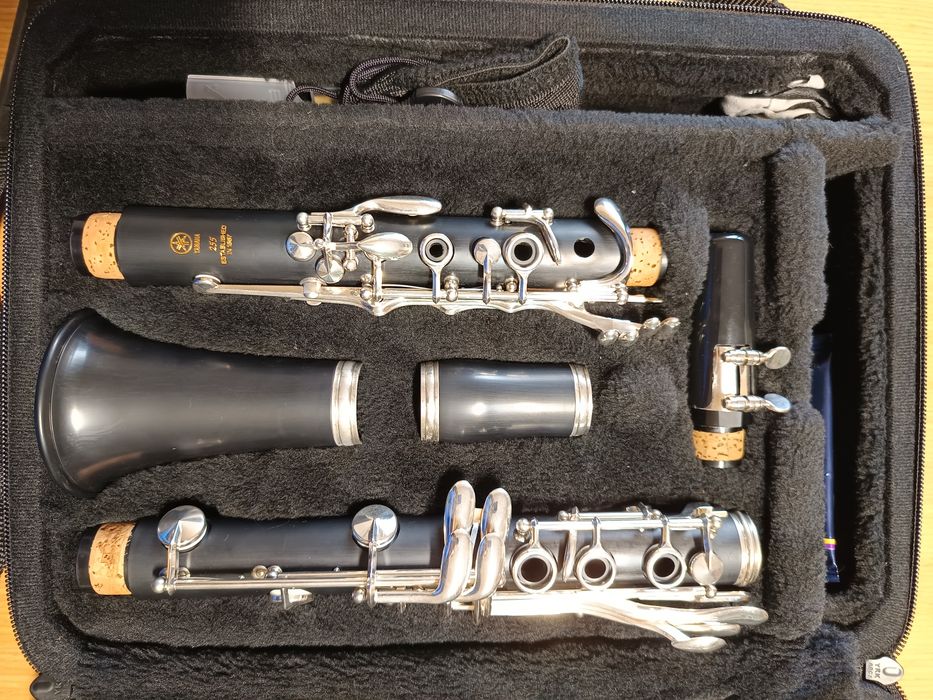 Clarinete yamaha YCL255ES Sib 18 chaves igual a novo!