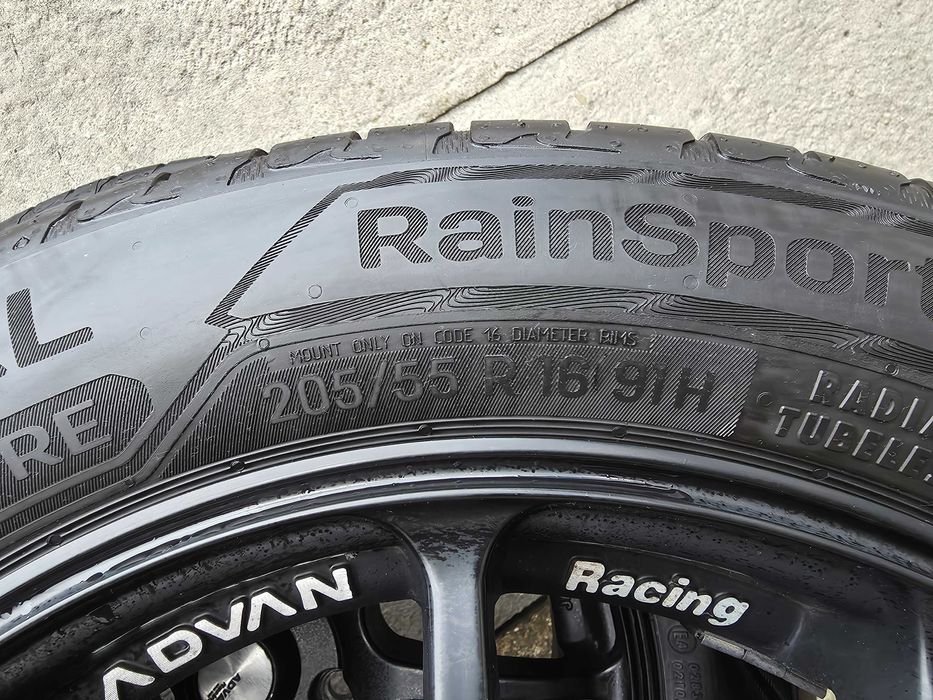 205/55R16 Uniroyal RainSport5 + Felgi Adavan