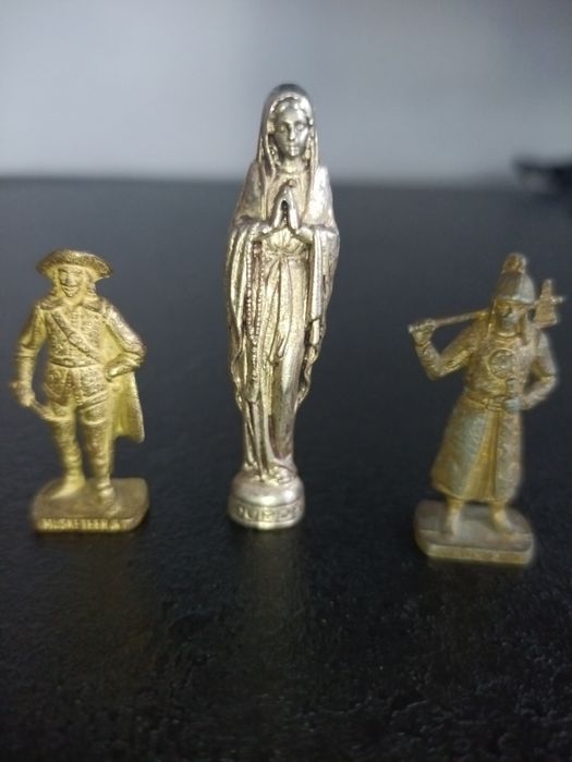 Figurki metalowe kinder