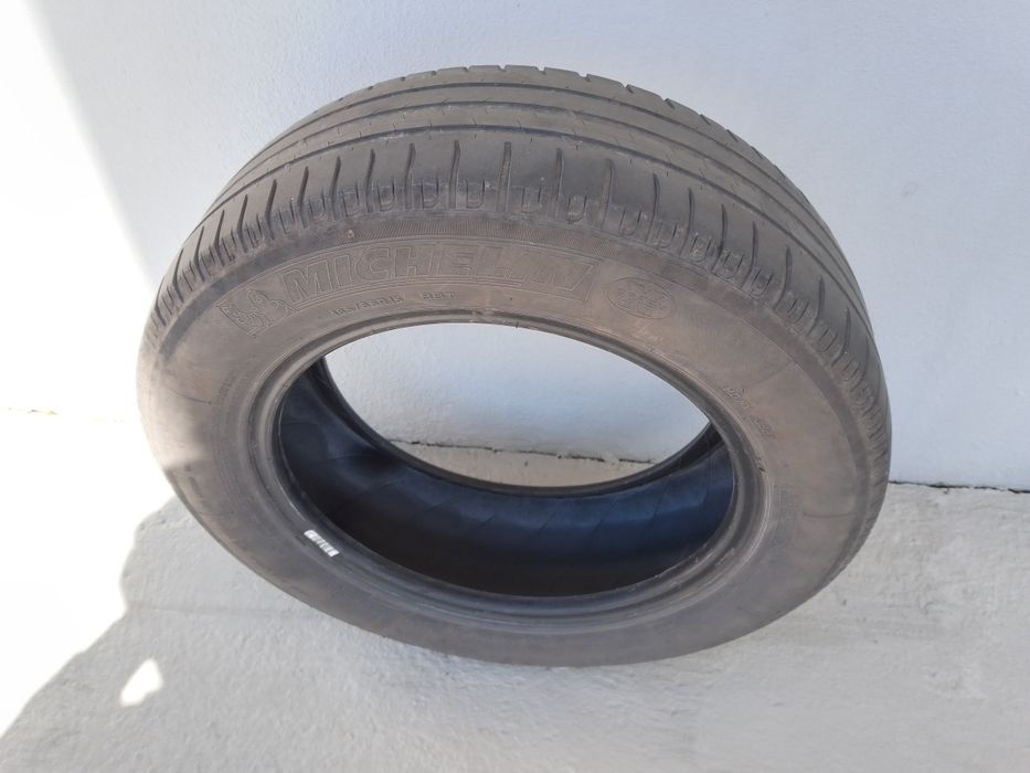 Vendo pneu Michelin em bom estado preço é negociável