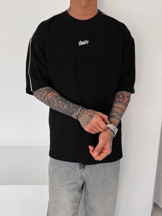 Спортивна чоловіча футболка