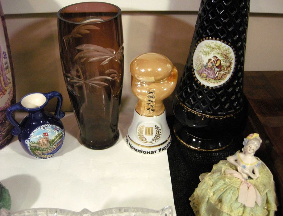 посуда статуэтки бижутерия калькулятор знаки набор письменный 1914года