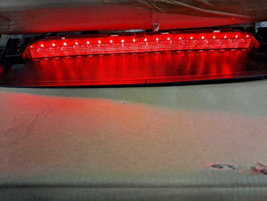 Stop trzecie światło stopu dodatkowe AUDI A4 B8 sedanA5 8T