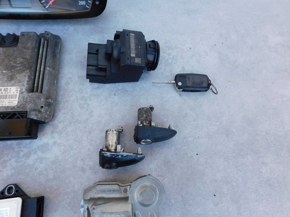 VW CRAFTER 2.5 TDI komputer stacyjka rygiel licznik zestaw OEM 022C