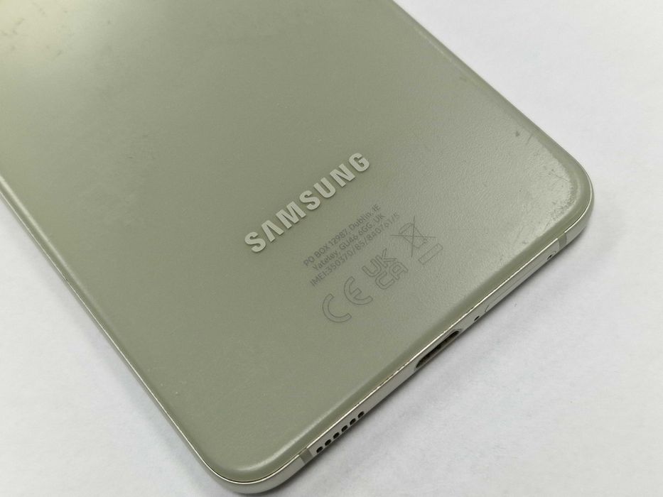 Samsung Galaxy S21 FE 5G/ 6GB/ 128GB/ Olive/ Grade A-/ + ładowarka