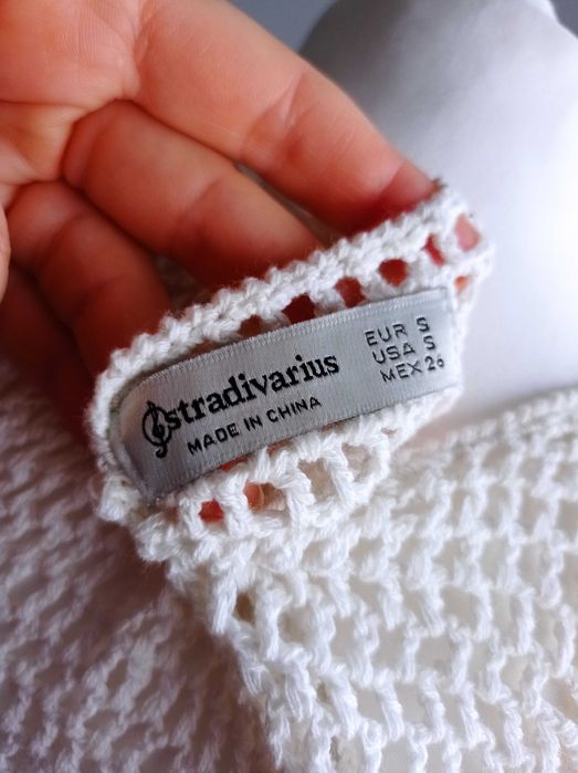 Biała bluzka/crop top - STRADIVARIUS