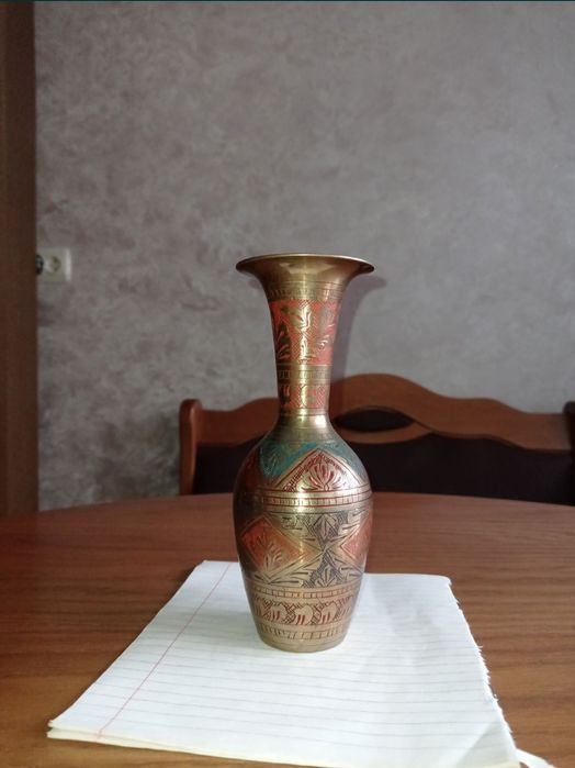 Ваза, латунь, Індія.