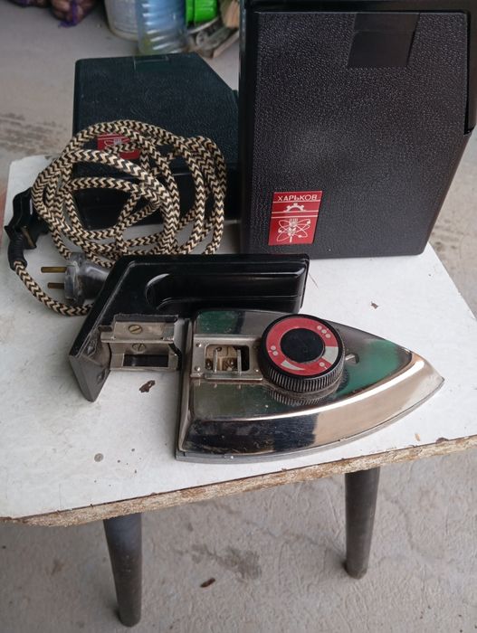 Утюг дорожный, складной в кейсе