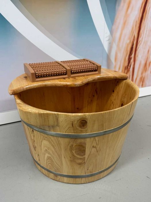 Bacia de Madeira para Spa de Pés Novas/Com Desconto devido a pequeno defeito no ato do transporte