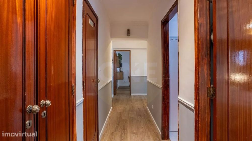 Apartamento T2 Renovado | Casal de São Brás, Amadora
