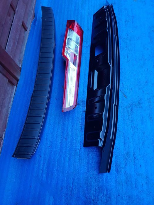 Ford Custom Drzwi błotnik słupek