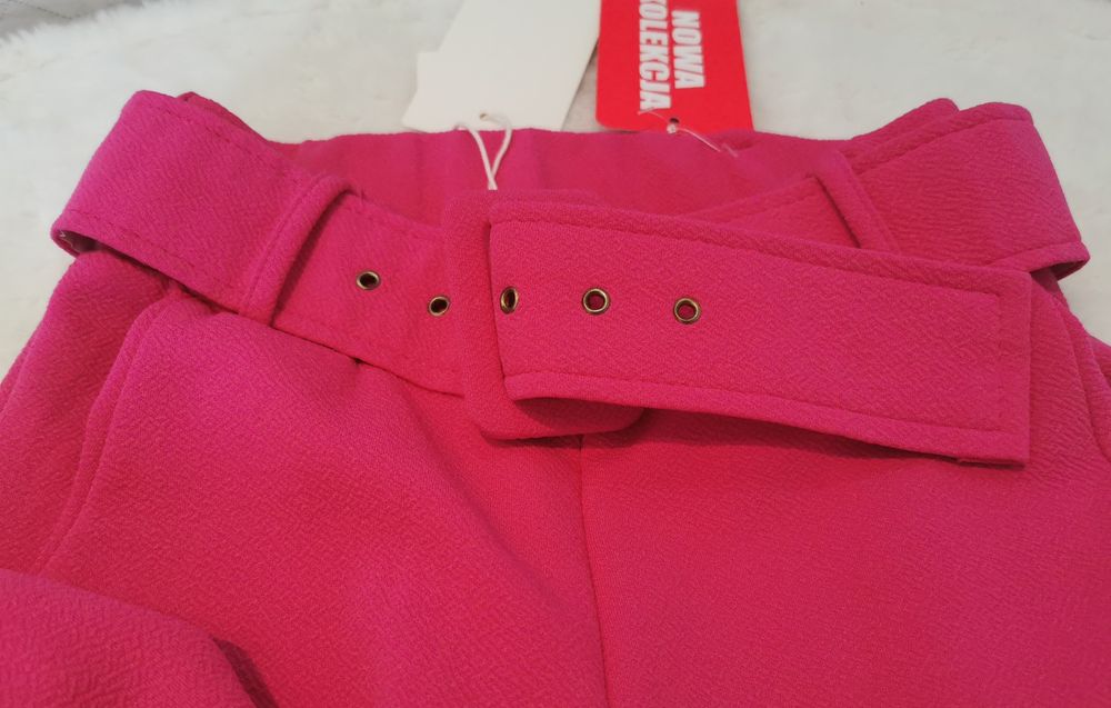 Spodnie proste eleganckie z paskiem