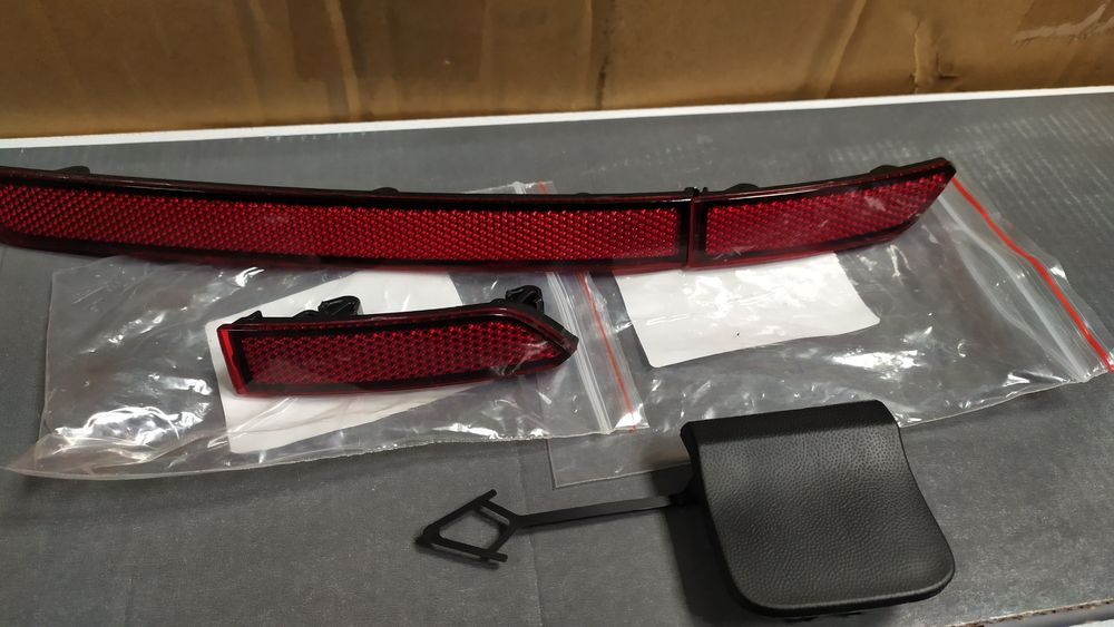 Катафоты отражатели заднего бампера Фольксваген Тигуан vw Tiguan