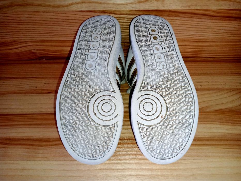 Adidas nr 33 1/2--22 cm