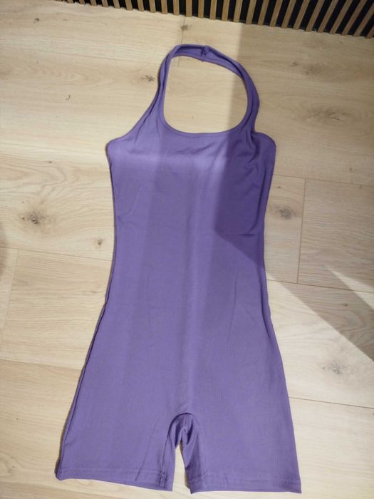Fioletowy prążkowany kombinezon sportowy – rozmiar S – nowy
