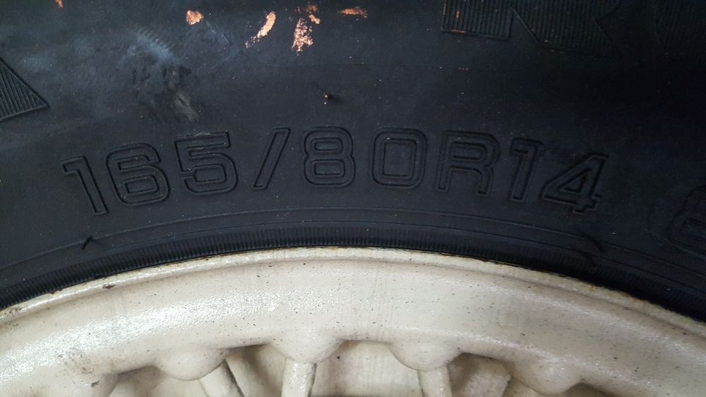 4 jantes MG Triumph R14 com Pneus