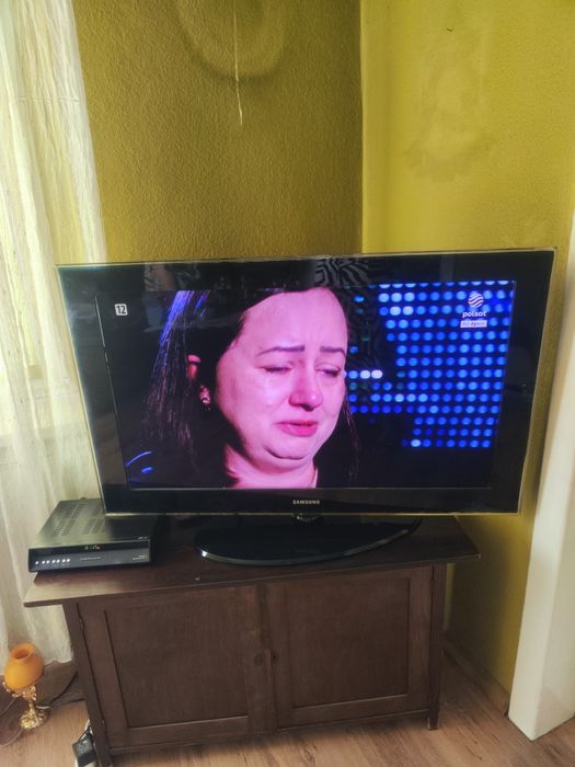 Mam do sprzedania telewizor 43 cale Samsunga z dekoderem