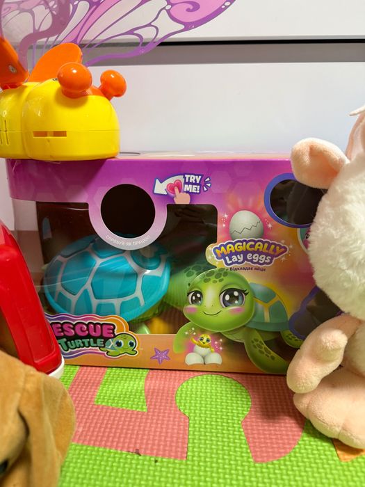 Дитячі іграшки інтерактивні fisher price chicco