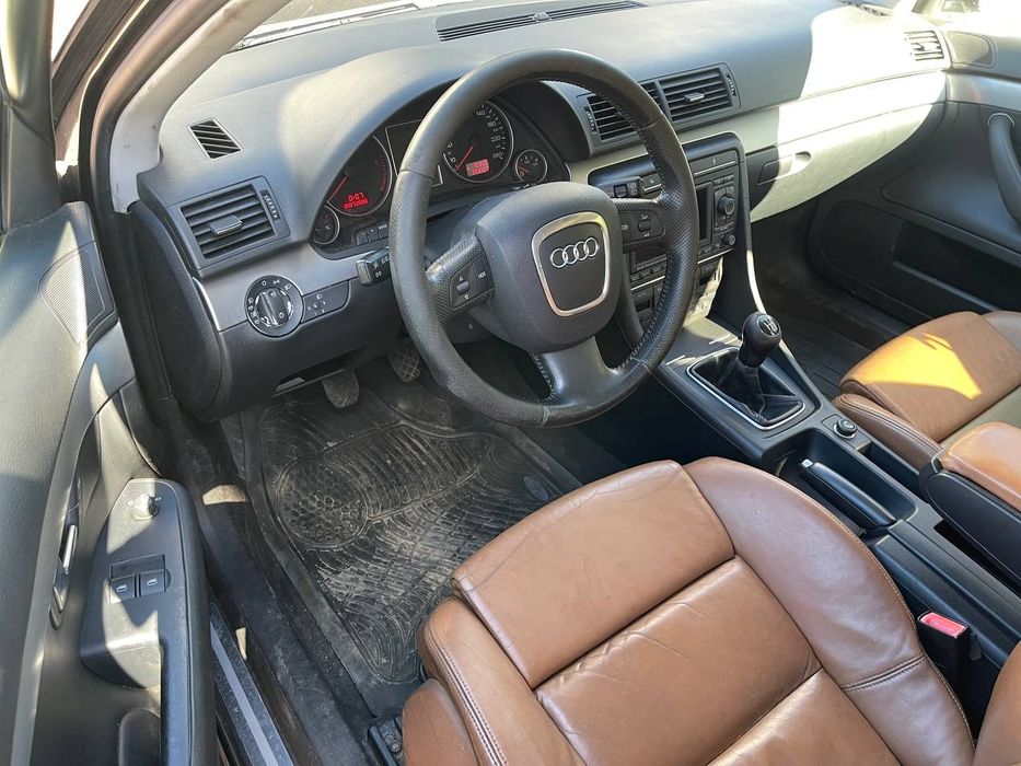 Audi A4 b7( Ауді а4б7)2006 рік  2.0 Дизель Механіка передній привід Гарний універсал
