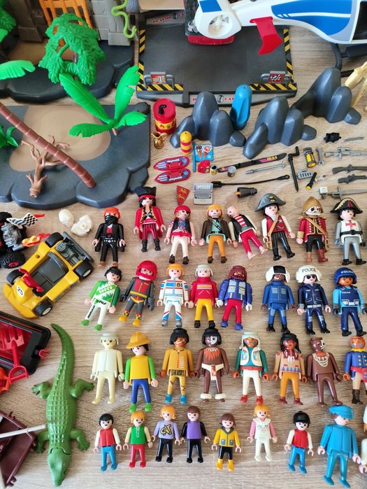 +200 Peças Lote Variado Playmobil anos 2000