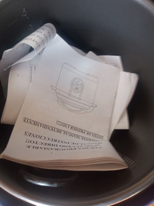 Panela de pressão. Nova, nunca foi usada. esteve arrumado.