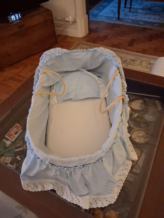 alcofa de bébé em verga