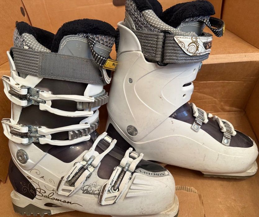 Жіночі гірськолижні черевики Salomon