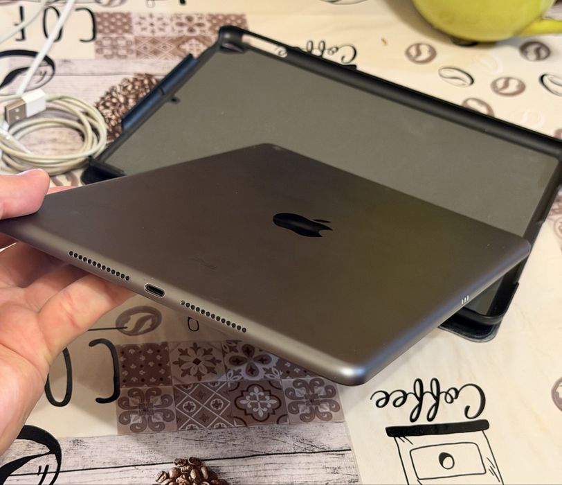 Apple iPad 7 gen 32 gb 10.2 Wifi Black Как новый