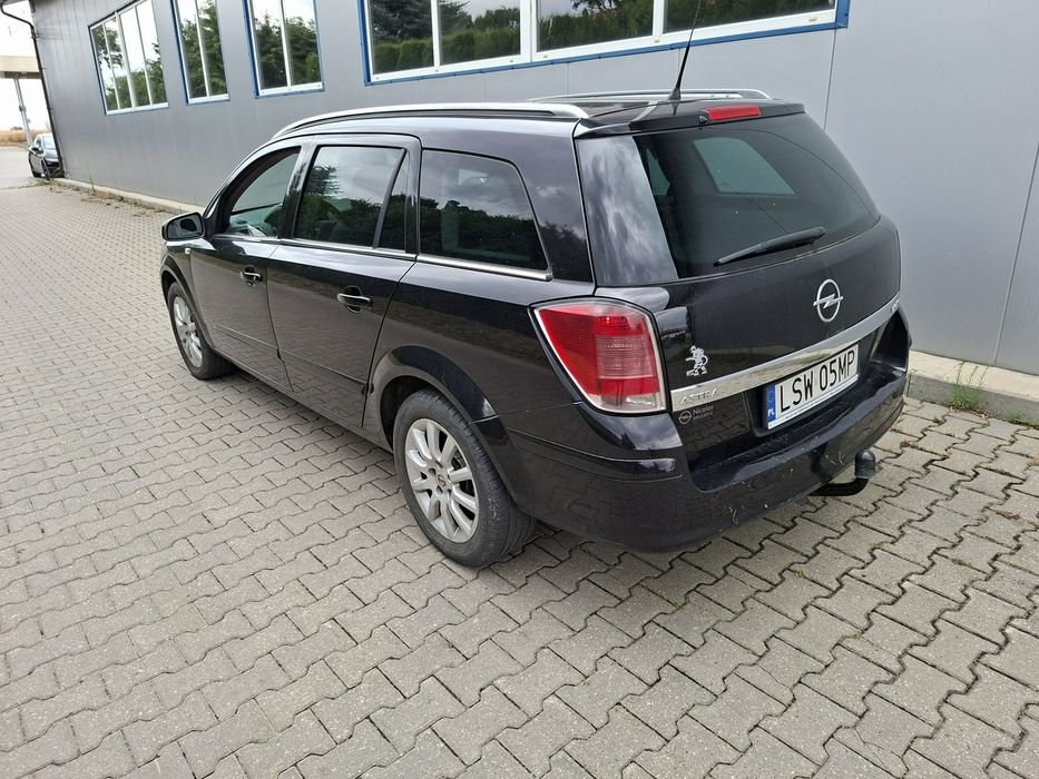 Opel Astra 1.7 diesel klimayzacja ważne opłaty
