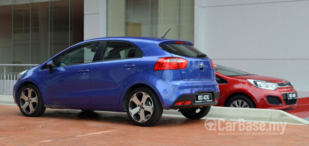 Кріплення камери в плафон підсвітки номера Kia Ceed, Rio