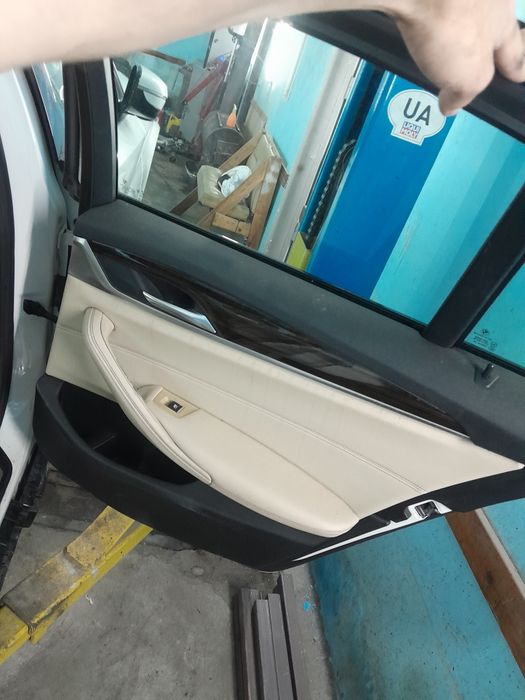 Дверні карти обшивки дверей bmw g30