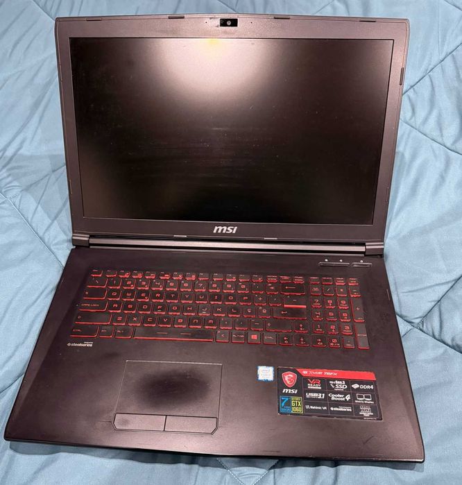 MSI GL72VR com i7-7700HQ, 16GB RAM, SSD + HDD e GTX 1060 6GB