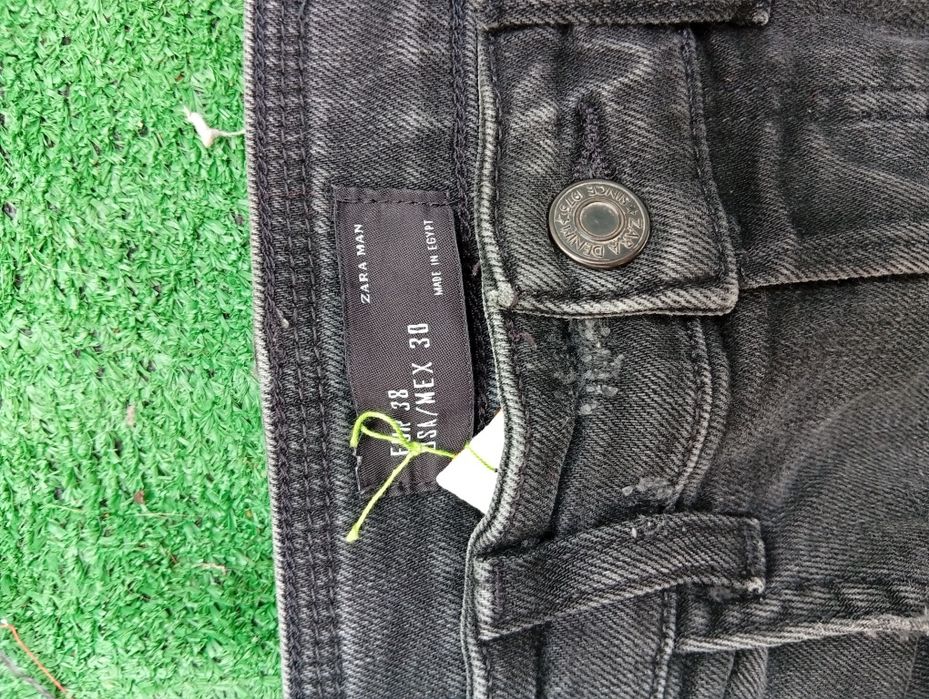 Calças ZARA Man pretas com rasgões – tamanho 38