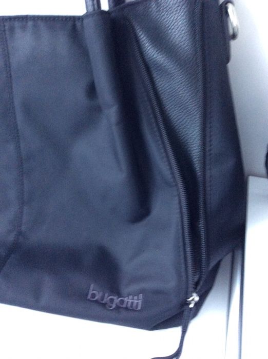 Torebka  Firmy  Bugatti