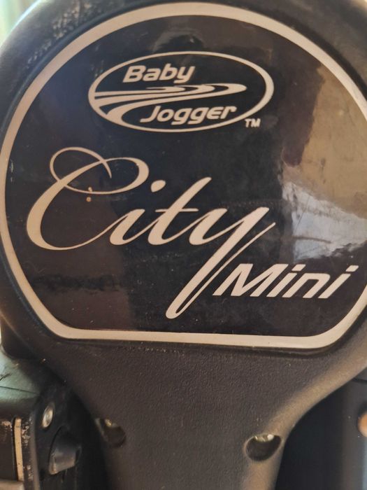 Продам прогулянкову каляску Baby Jogger City Mini