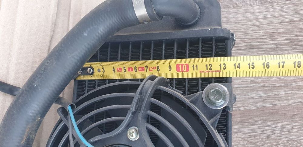 Радіатор охолодження з вентилятором.