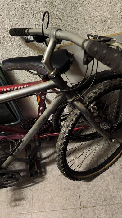 Bicicleta Sirla Shimano Flecha pouco usada e antiga