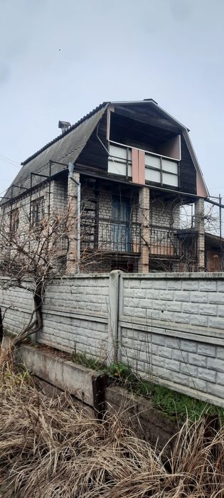 Приватизована дача ,поруч з  містом  !