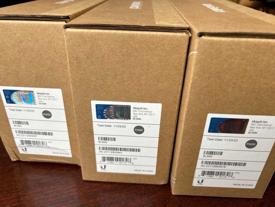 Комутатор Ubiquiti N-SW