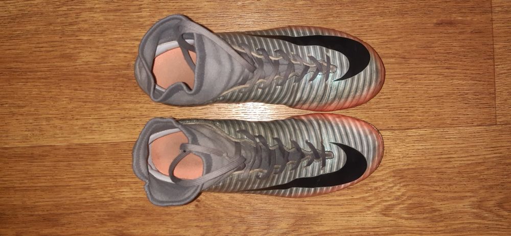 Бусты футбольные