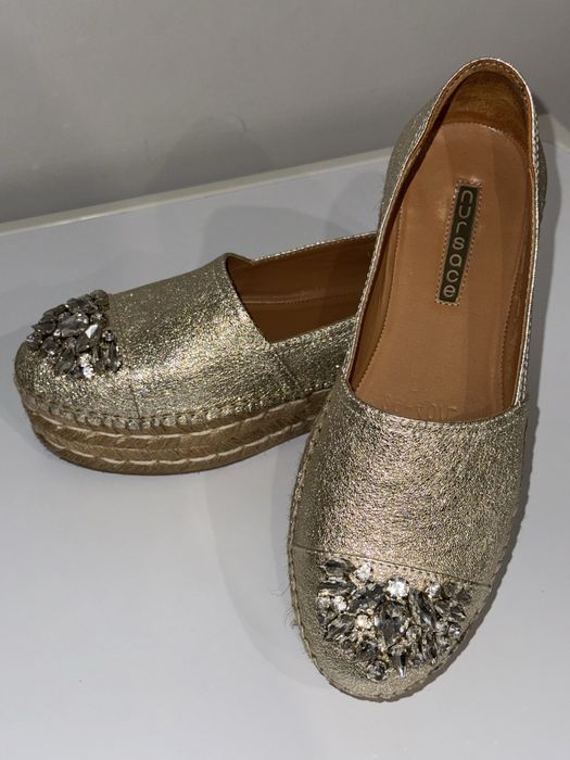 Туфлі, золоті еспадрильї Nursace 38р. З каменями Swarovski